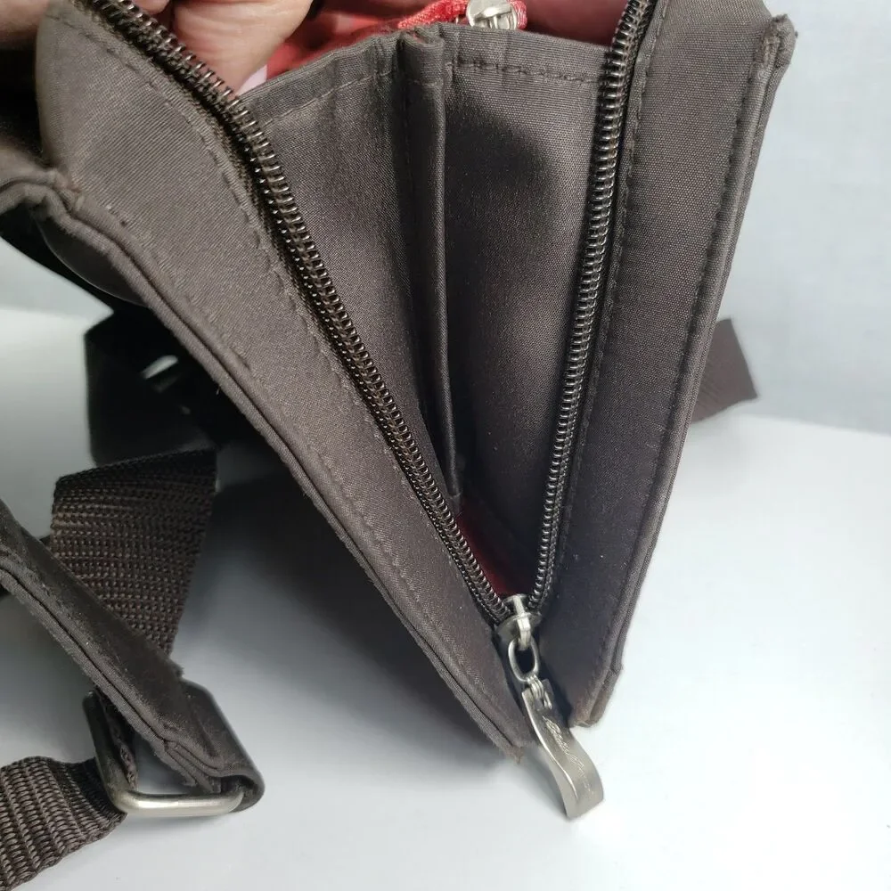 Eddie Bauer Crossbody/Messenger Bag Adjustable Straps Multiple Compartments EUC